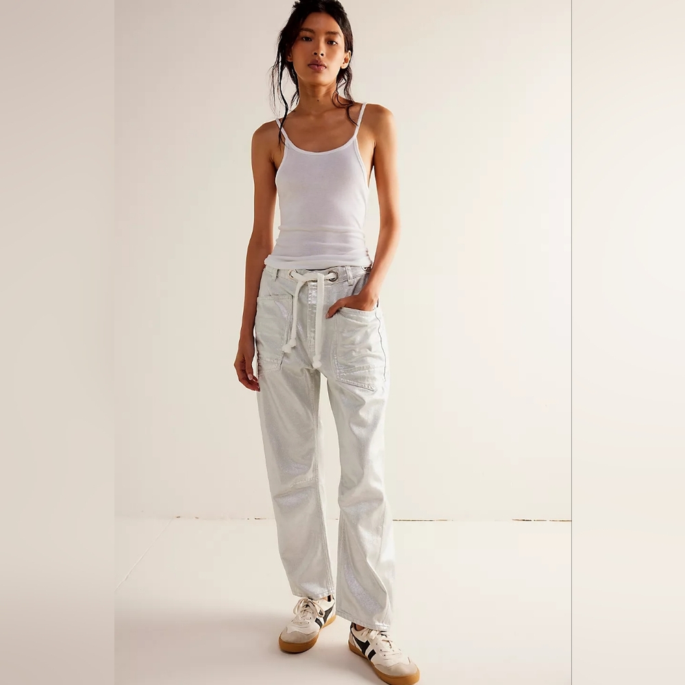 - Free People Sold Out Moxie Jean. Silver Metallic. Size 30.